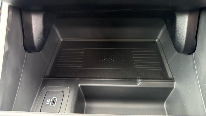 Land Rover Range Rover Evoque 1.5 P270e Hoxton Edition 5dr Auto Hatchback - Image 32